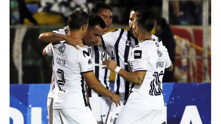 Paredes celebra su histórico gol en Quito.