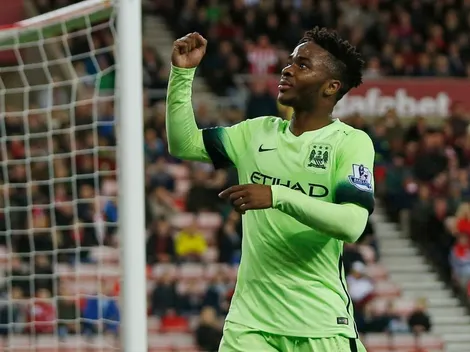 Sterling invita y compra 550 entradas para los niños de su ex colegio