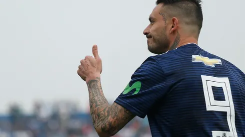 SIFUP le presta todo el ropero a Mauricio Pinilla