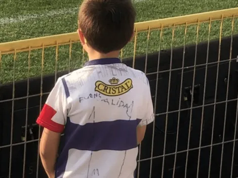 Marca de la UC busca a pequeño hincha que emocionó con su camiseta