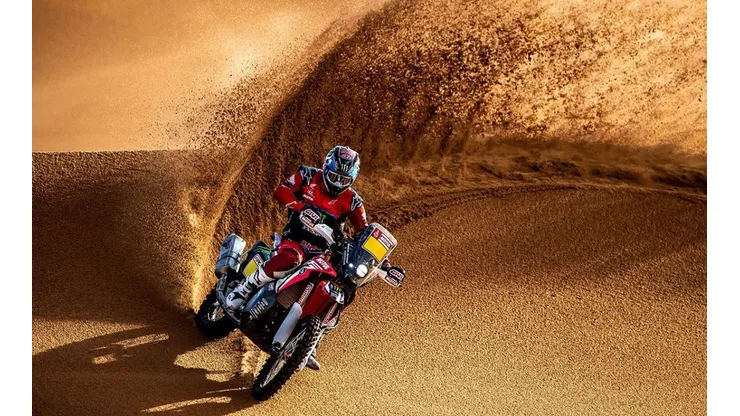 José Ignacio Cornejo sorprende con su temporada en el rally de motos