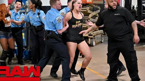 Ronda Rousey, Becky Lynch y Charlotte fueron arrestadas tras brutal trifulca antes de WrestleMania