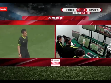 El VAR en China usó una hoja de papel para definir un offside