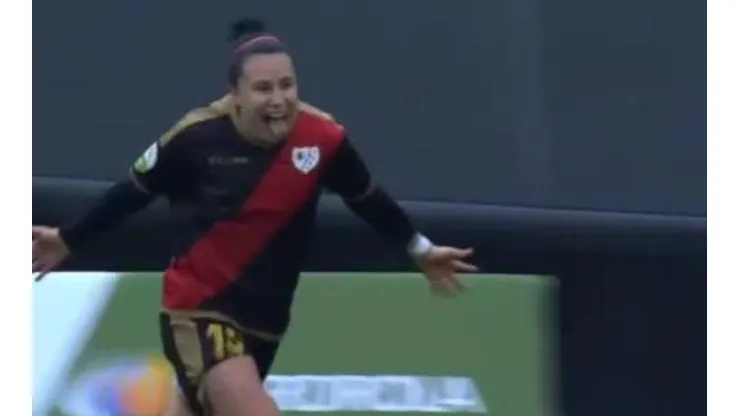 Camila Sáez anotó un golazo en la liga femenina del fútbol español