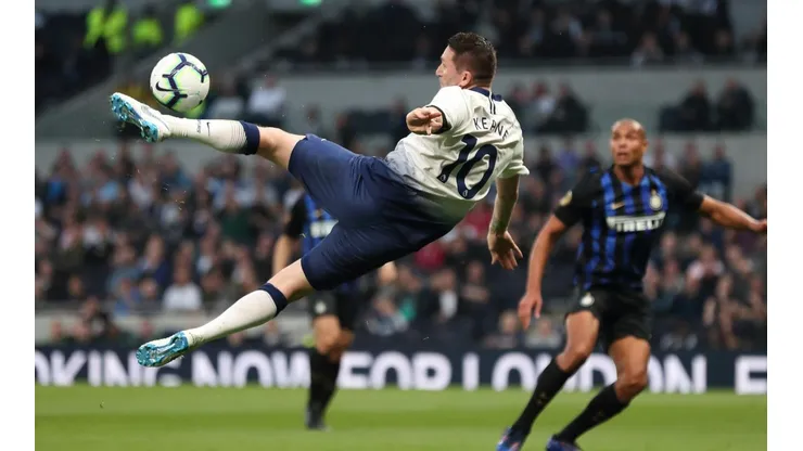 Tottenham inauguró su estadio con duelo de leyendas