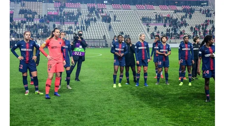 Tiane y el PSG lamentan la eliminación.