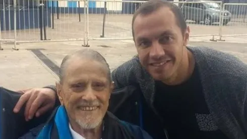El lindo gesto de Marcelo Díaz con el abuelito hincha de Racing