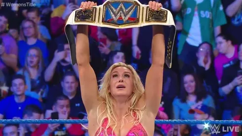 Charlotte venció a Asuka y se coronó campeona de SmackDown