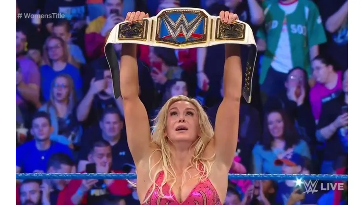 Charlotte venció a Asuka y se coronó campeona de SmackDown