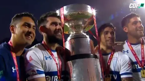 A los jugadores les costó un montón levantar la copa