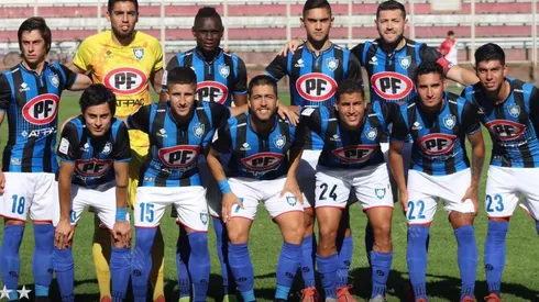 Formación de Huachipato ante Linares