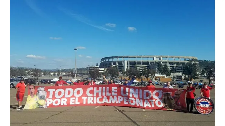El lienzo de la Marea Roja en San Diego.
