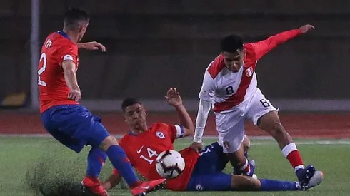 Ha sido un duro duelo en el pasto sintético del estadio limeño