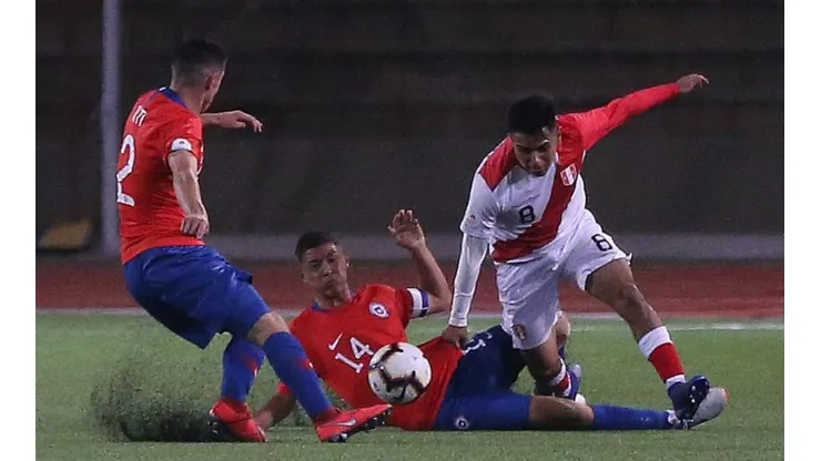 Ha sido un duro duelo en el pasto sintético del estadio limeño