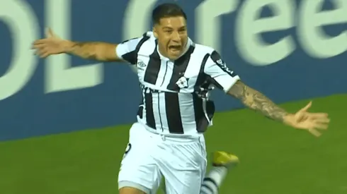 Bravo celebró su gol en la Sudamericana