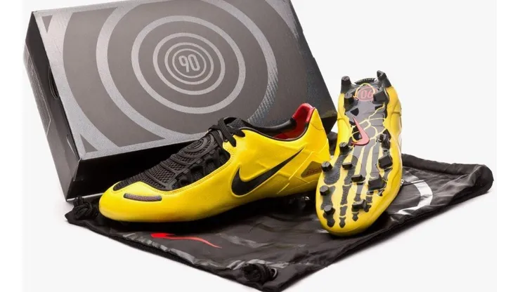 Nike lanzó un remake de las míticas Total 90 Laser
