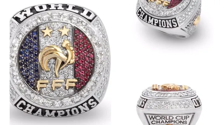 Pogba le regaló a todo los campeones del mundo un anillo al estilo NBA