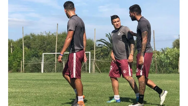 Christian Bravo la rompe en Uruguay