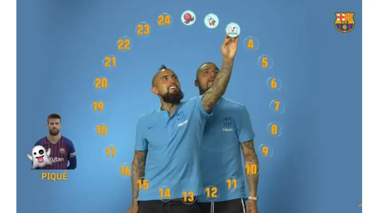 Vidal y Boateng se entretienen colocando emojis para sus compañeros del Barça