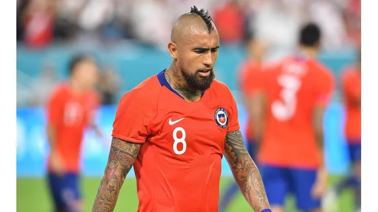 Vidal llegará mañana a la Roja por problemas con su pasaporte