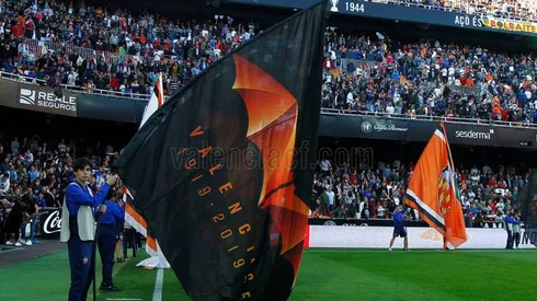 Batman contra Valencia por el logo del centenario