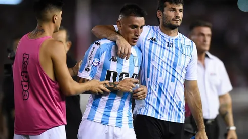 Ricardo Centurión se agarra a combos en un partido de futsal
