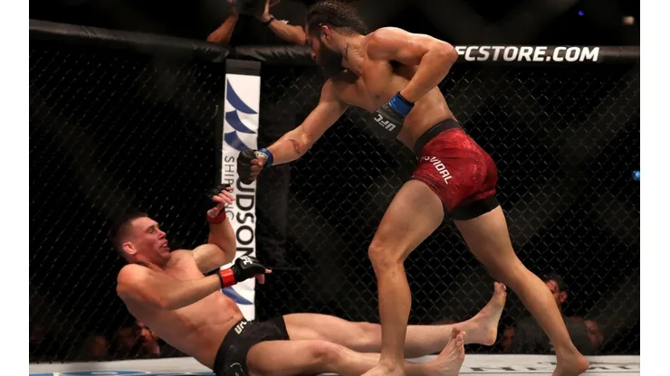 Masvidal le propinó un brutal nocaut a Till y luego en plena entrevista se pelea con Edwards