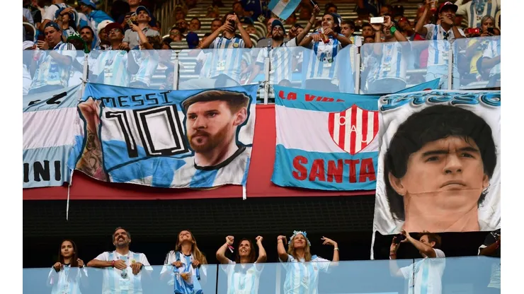 FBL-WC-2018-MATCH39-NGR-ARG-FANS - Not Released (NR) RESTRICTED TO EDITORIAL USE - NO MOBILE PUSH ALERTS/DOWNLOADS