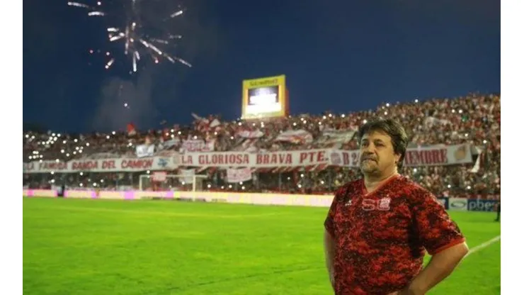Caruso Lombardi se jugó la permanencia con esta valiente camiseta