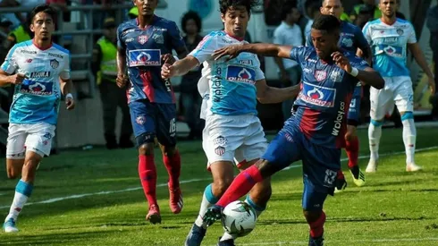 Fernández jugó bajo mucho calor y humedad en Santa Marta