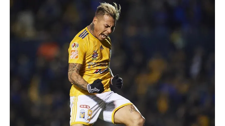 Vargas celebra su gol ante Querétaro.