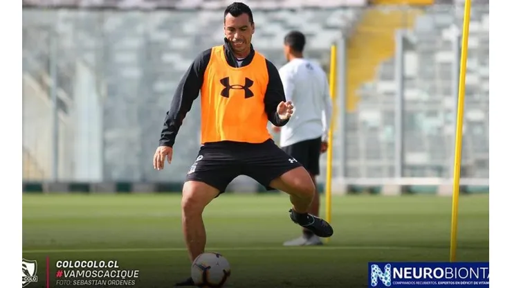 Esteban Paredes en el entrenamiento de hoy