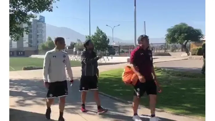 No descansan: Valdivia y Carmona entrenan en la previa del clásico