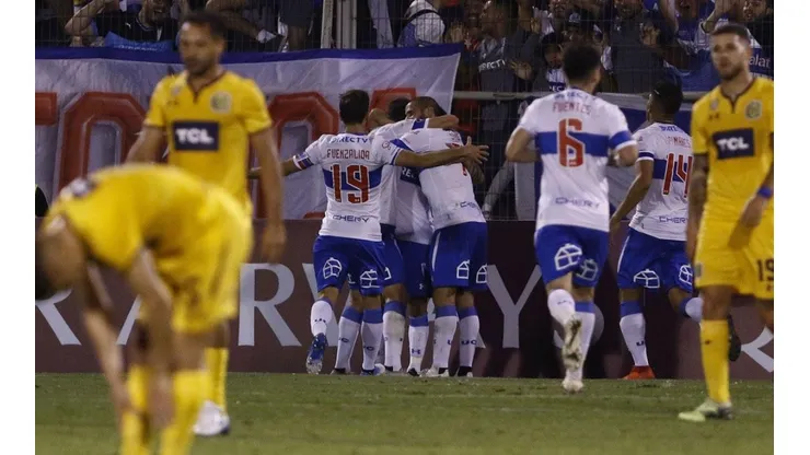 La UC sube en el Grupo 8 de la Copa Libertadores.