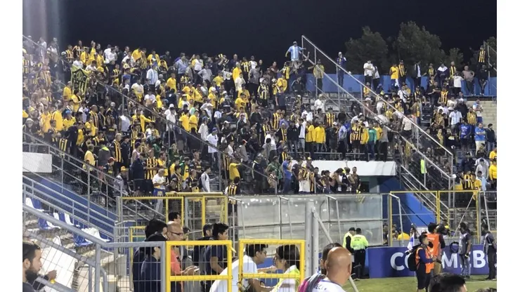 Los hinchas de Rosario Central en San Carlos.