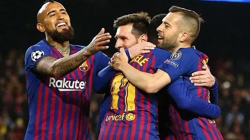 Vidal y el Barça celebran contra el Lyon.