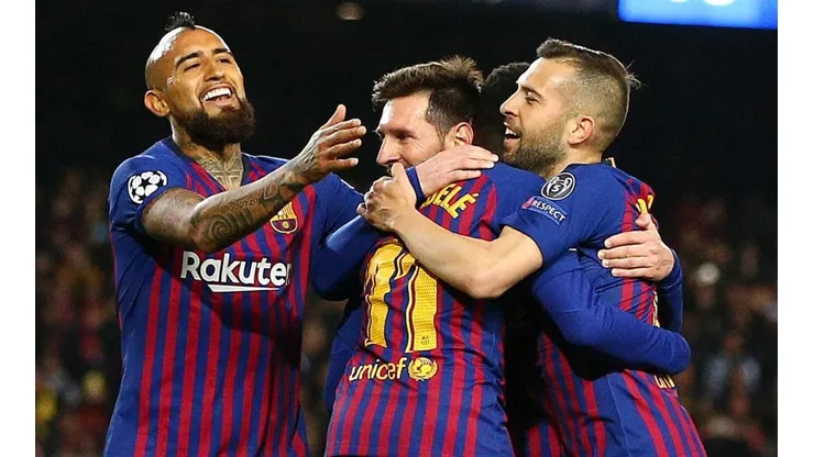 Vidal y el Barça celebran contra el Lyon.