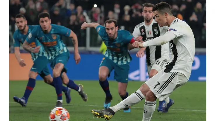 Ronaldo con un hattrick metió al a Juve en cuartos de Champions