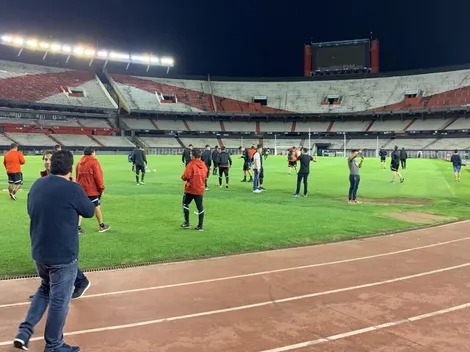 Palestino llega a reconocer la cancha del estadio Monumental de River
