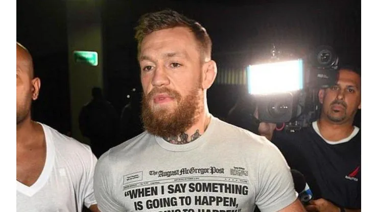 Conor McGregor fue arrestado por atacar a un fanático y romperle el celular