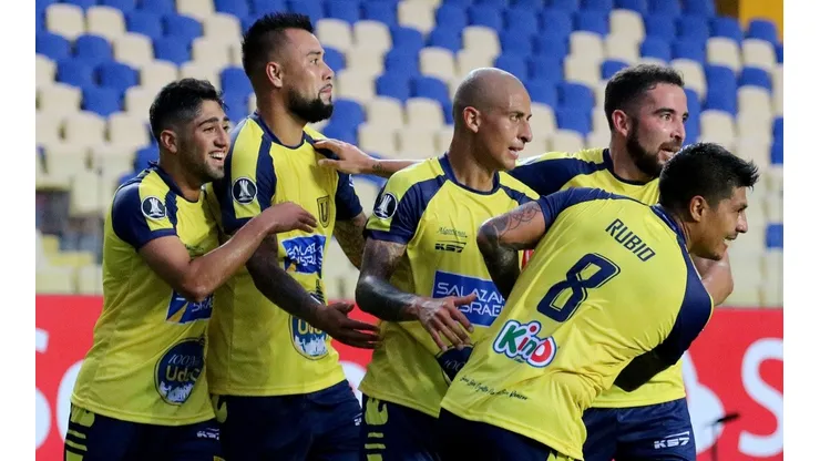 Universidad de Concepción ya está en Asunción para el encuentro ante Olimpia