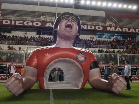 La enorme manga de salida de Diego Maradona