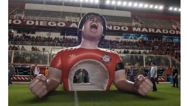 La enorme manga de salida de Diego Maradona