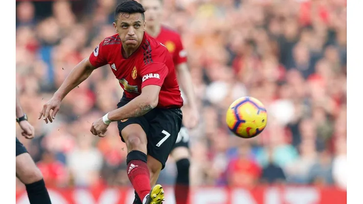 Alexis Sánchez espera volver a mediados de abril en Manchester United