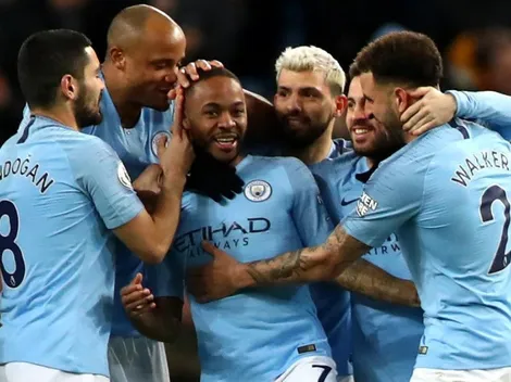 Triplete de Sterling: el City goleó al Watford y se aleja del Liverpool