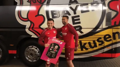 Charles Aránguiz y su carta de FIFA