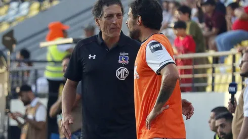 Mario Salas habló con el lesionado Valdivia.