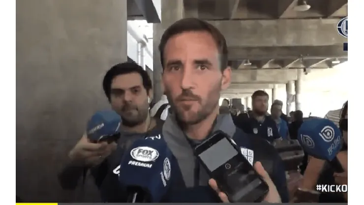 Fuenzalida atendiendo a la prensa hace instantes