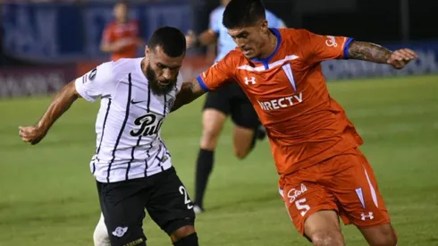 Duro partido en el Defensores el Chaco