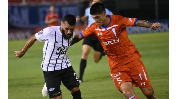 Duro partido en el Defensores el Chaco